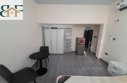Apartment - Studio - 1 Bathroom for rent in Umm Ghwailina Comm - Umm Ghuwalina - Umm Ghuwailina - Doha