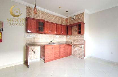 Apartment - 1 Bedroom - 1 Bathroom for rent in Umm Ghuwailina 4 - Umm Ghuwailina - Doha