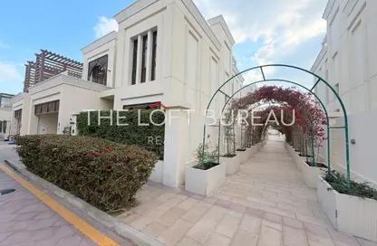 Villa - 4 Bedrooms - 6 Bathrooms for rent in Floresta Gardens - Floresta Gardens - The Pearl Island - Doha