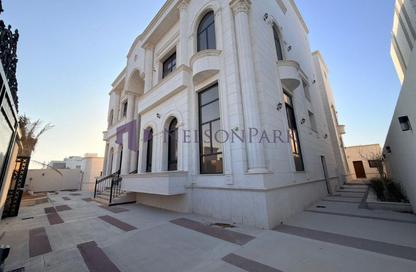 Villa - 6 Bedrooms - 7+ Bathrooms for rent in Jawharat Lusail - Marina District - Lusail Villa - 6 Bedrooms - 7+ Bathrooms for rent in Jawharat Lusail - Marina District - Lusail