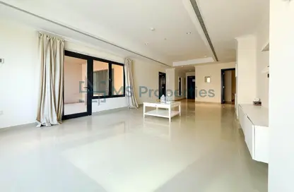 Apartment - 1 Bedroom - 2 Bathrooms for rent in West Porto Drive - Porto Arabia - The Pearl Island - Doha