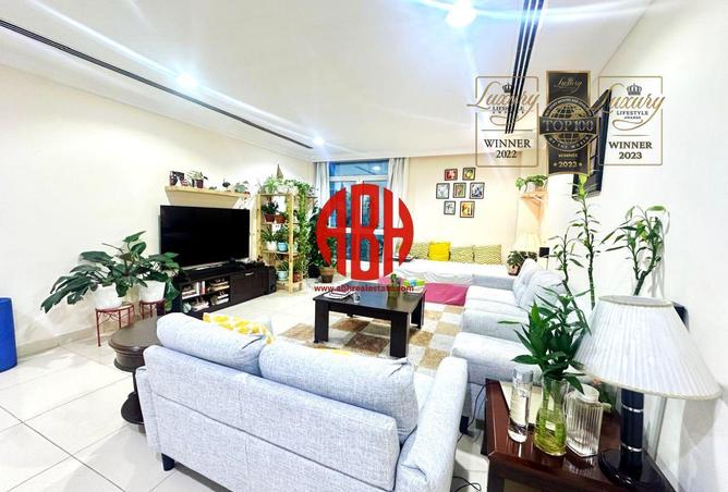 53813486 - Property Image 2