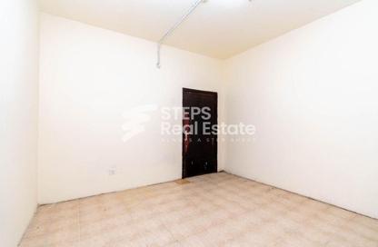 Labor Camp - Studio - 7+ Bathrooms for rent in Industrial Area 4 - Industrial Area - Industrial Area - Doha