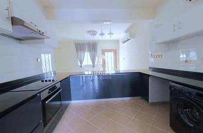 Villa - 4 Bedrooms - 5 Bathrooms for rent in Al Nuaija Street - Al Nuaija - Doha
