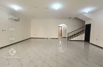 فيلا - 5 غرف نوم - 4 حمامات للايجار في فلل عين خالد - عين خالد - الدوحة