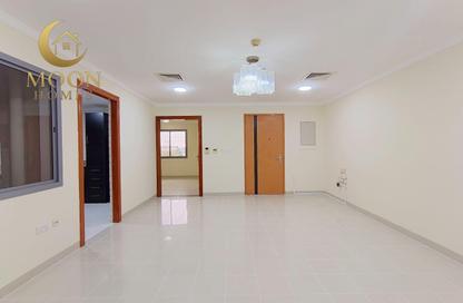 Apartment - 3 Bedrooms - 2 Bathrooms for rent in Umm Ghuwailina 4 - Umm Ghuwailina - Doha