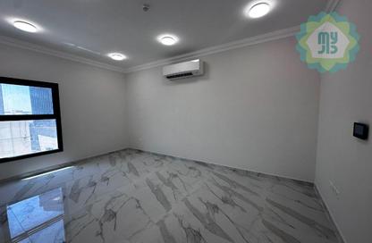 Apartment - 3 Bedrooms - 4 Bathrooms for rent in Anas Street - Fereej Bin Mahmoud North - Fereej Bin Mahmoud - Doha