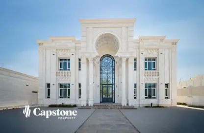 فيلا - 8 غرف نوم - 8 حمامات للبيع في شارع الجامعه - المرخية - الدوحة