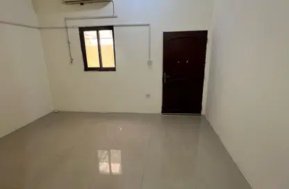 Apartment - Studio - 1 Bathroom for rent in Ain Khaled - Doha