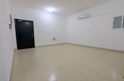 Apartment - 2 Bedrooms - 2 Bathrooms for rent in Muntazah 7 - Al Muntazah - Doha