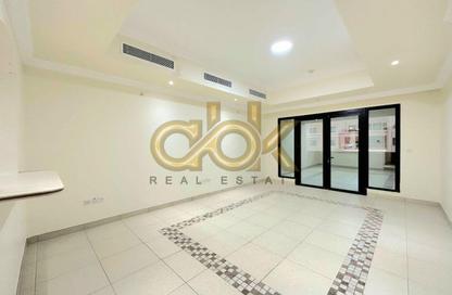 Apartment - 1 Bedroom - 2 Bathrooms for rent in East Porto Drive - Porto Arabia - The Pearl Island - Doha