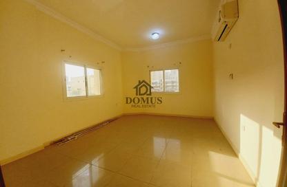 Apartment - 2 Bedrooms - 2 Bathrooms for rent in Thabit Bin Zaid Street - Al Mansoura - Doha