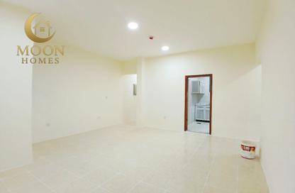 Apartment - 2 - 2 for rent in Umm Ghuwailina 4 - Umm Ghuwailina - Doha