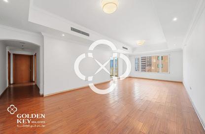 Apartment - 2 Bedrooms - 3 Bathrooms for sale in West Porto Drive - Porto Arabia - The Pearl Island - Doha