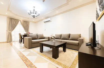 Apartment - 2 Bedrooms - 2 Bathrooms for rent in Thabit Bin Zaid Street - Al Mansoura - Doha