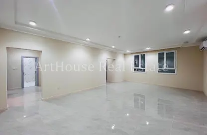 Apartment - 3 Bedrooms - 3 Bathrooms for rent in Fereej Kulaib - Doha