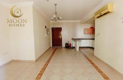 Apartment - 1 Bedroom - 1 Bathroom for rent in Salaja Street - Doha Al Jadeed - Doha Apartment - 1 Bedroom - 1 Bathroom for rent in Salaja Street - Doha Al Jadeed - Doha