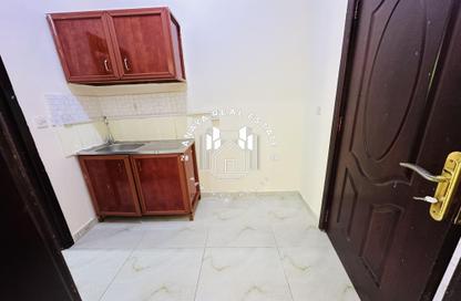 مجمع سكني - 1 حمام للايجار في فلل النجمة - جنوب مويثر - منطقة مويثر - الدوحة