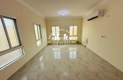 مجمع سكني - 1 حمام للايجار في فلل النجمة - جنوب مويثر - منطقة مويثر - الدوحة