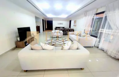 Apartment - 1 Bedroom - 2 Bathrooms for rent in Porto Arabia Townhouses - Porto Arabia - The Pearl Island - Doha