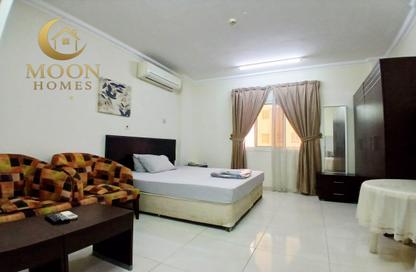 Apartment - Studio - 1 Bathroom for rent in Umm Ghwailina Comm - Umm Ghuwalina - Umm Ghuwailina - Doha