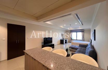 Apartment - Studio - 1 Bathroom for rent in Porto Arabia - The Pearl Island - Doha