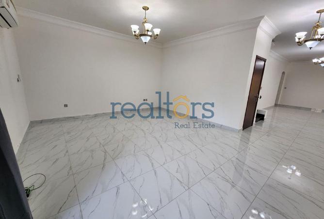 52961254 - Property Image 2