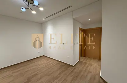 Apartment - 2 Bedrooms - 3 Bathrooms for rent in Viva West - Viva Bahriyah - The Pearl Island - Doha