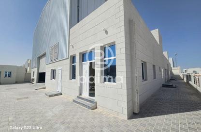 Warehouse - Studio - 6 Bathrooms for rent in East Industrial Street - Birkat Al Awamer - Al Wakra