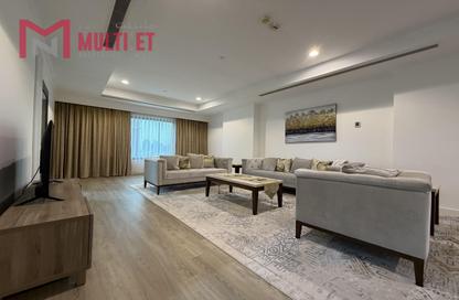 Apartment - 1 Bedroom - 2 Bathrooms for rent in East Porto Drive - Porto Arabia - The Pearl Island - Doha