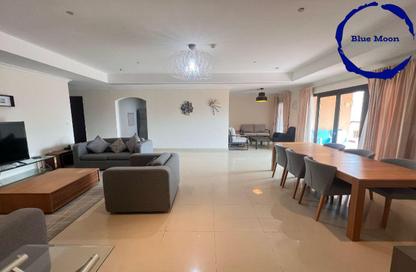 Apartment - 2 Bedrooms - 3 Bathrooms for rent in East Porto Drive - Porto Arabia - The Pearl Island - Doha