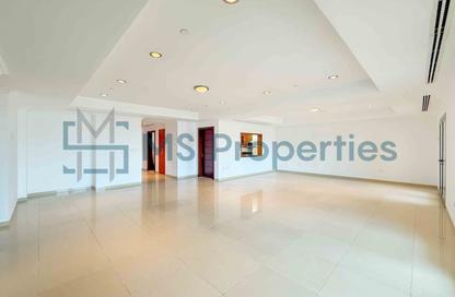 Apartment - 2 Bedrooms - 3 Bathrooms for rent in West Porto Drive - Porto Arabia - The Pearl Island - Doha
