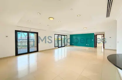 Apartment - 2 Bedrooms - 3 Bathrooms for rent in West Porto Drive - Porto Arabia - The Pearl Island - Doha