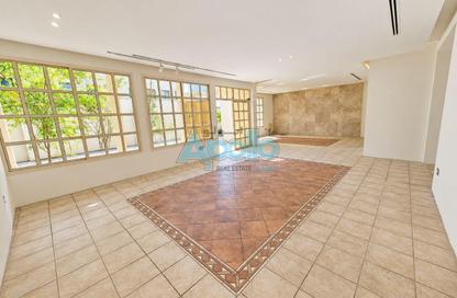Villa - 4 - 5 for rent in Al Nasr Street - Al Nasr - Doha