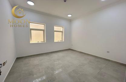 Apartment - 2 Bedrooms - 2 Bathrooms for rent in Al Mansoura - Al Mansoura - Doha