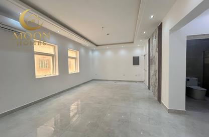 Apartment - 2 Bedrooms - 2 Bathrooms for rent in Al Mansoura - Al Mansoura - Doha
