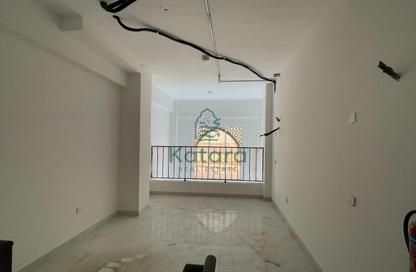 Shop - Studio - 1 Bathroom for rent in Al Aziziyah - Al Aziziyah - Doha