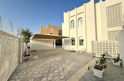 Villa - 4 Bedrooms - 5 Bathrooms for rent in West Bay Lagoon Street - West Bay Lagoon - Doha