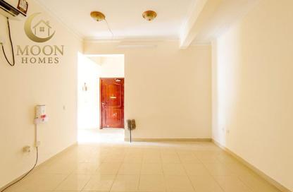Apartment - 1 Bedroom - 1 Bathroom for rent in Umm Ghuwailina - Doha