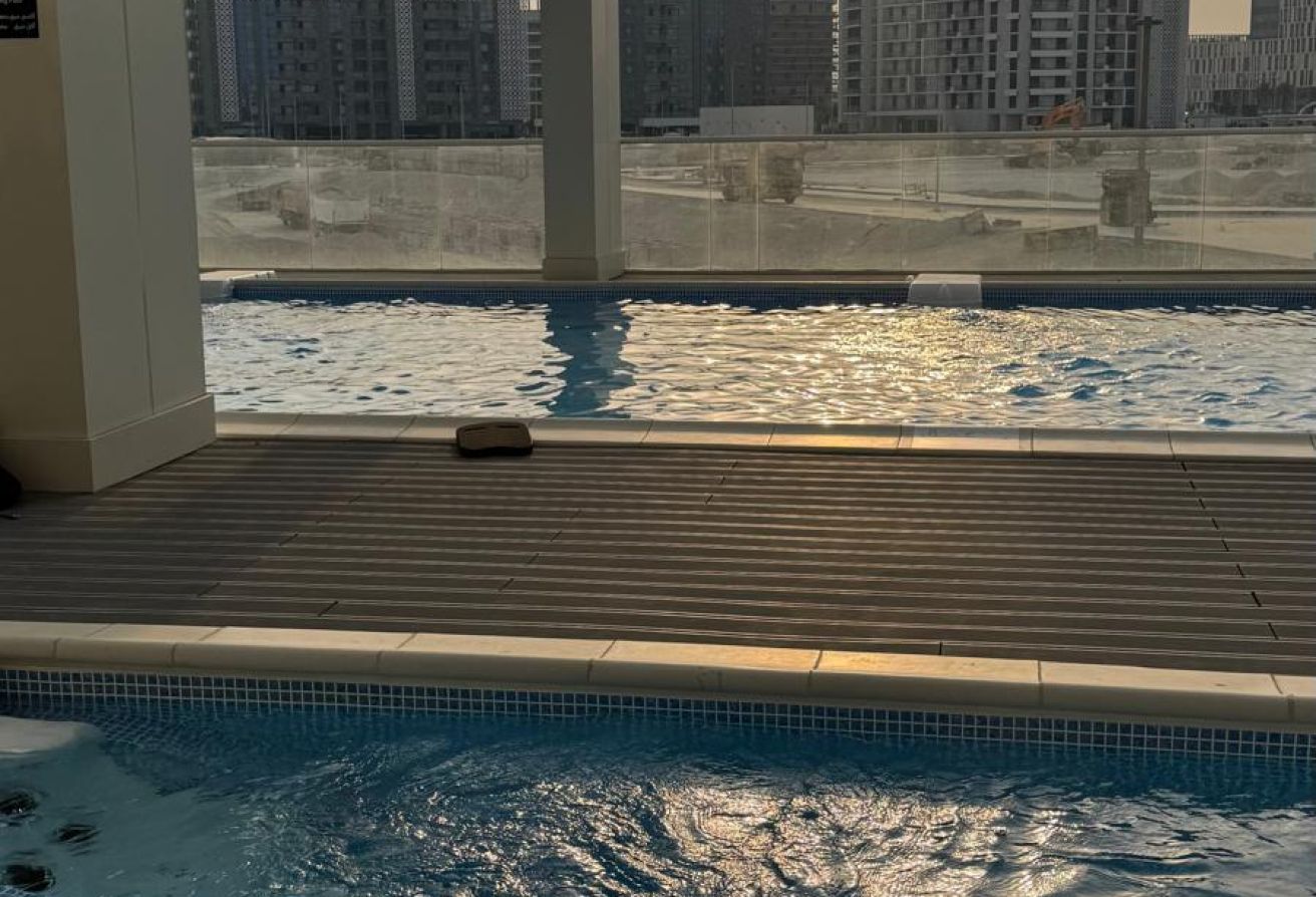 AMAZING 2 BHK FF IN CRESCENT TOWER POOL VIEW thumbnail 26