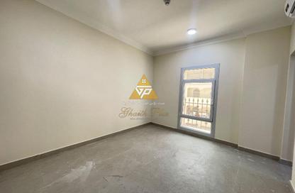 Apartment - 1 - 2 for rent in Umm Ghwailina Comm - Umm Ghuwalina - Umm Ghuwailina - Doha