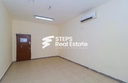 Labor Camp - Studio - 7+ for rent in Industrial Area 4 - Industrial Area - Industrial Area - Doha