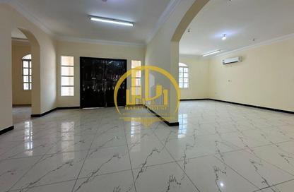 Villa - 5 - 5 for rent in Ain Khaled Villas - Ain Khaled - Doha