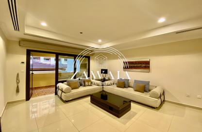 Apartment - 1 Bedroom - 2 Bathrooms for rent in West Porto Drive - Porto Arabia - The Pearl Island - Doha