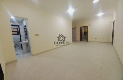 شقة - 2 غرف نوم - 2 حمامات للايجار في شارع انس - فريج بن محمود الشمالي - فريج بن محمود - الدوحة