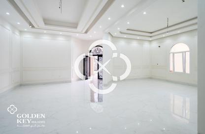 Villa - 7+ Bedrooms - 7+ Bathrooms for sale in Al Dafna - Al Dafna - Doha