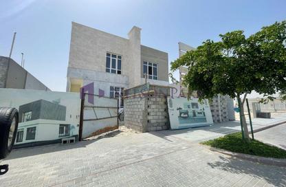 Villa - 7 - 7+ for sale in Huzoom Villas - Lusail City - Lusail