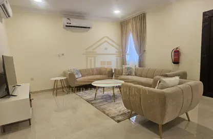 Villa - 5 Bedrooms - 6 Bathrooms for rent in Al Keesa Gate - Al Kheesa - Umm Salal Mohammed