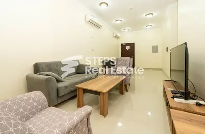 شقة - 2 غرف نوم - 2 حمامات للايجار في شارع المطار القديم - طريق المطار القديم - الدوحة