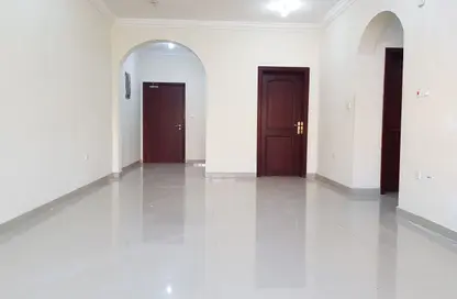 Apartment - 2 Bedrooms - 2 Bathrooms for rent in Bin Omran 35 - Fereej Bin Omran - Doha